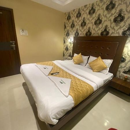 Garden Creek Residency - Near To Mumbai International Airport Hotel Exterior photo