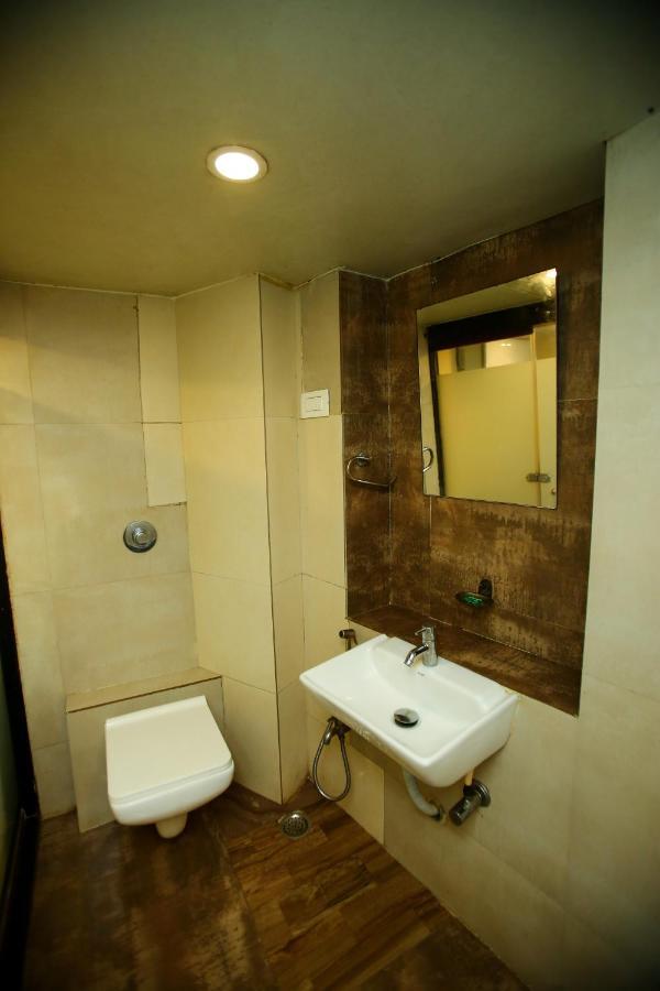 Garden Creek Residency - Near To Mumbai International Airport Hotel Exterior photo