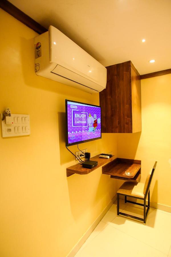 Garden Creek Residency - Near To Mumbai International Airport Hotel Exterior photo